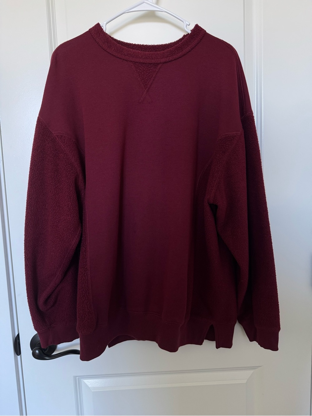 Women’s Crewneck Sweater in Burgundy - Classic oversized great condition